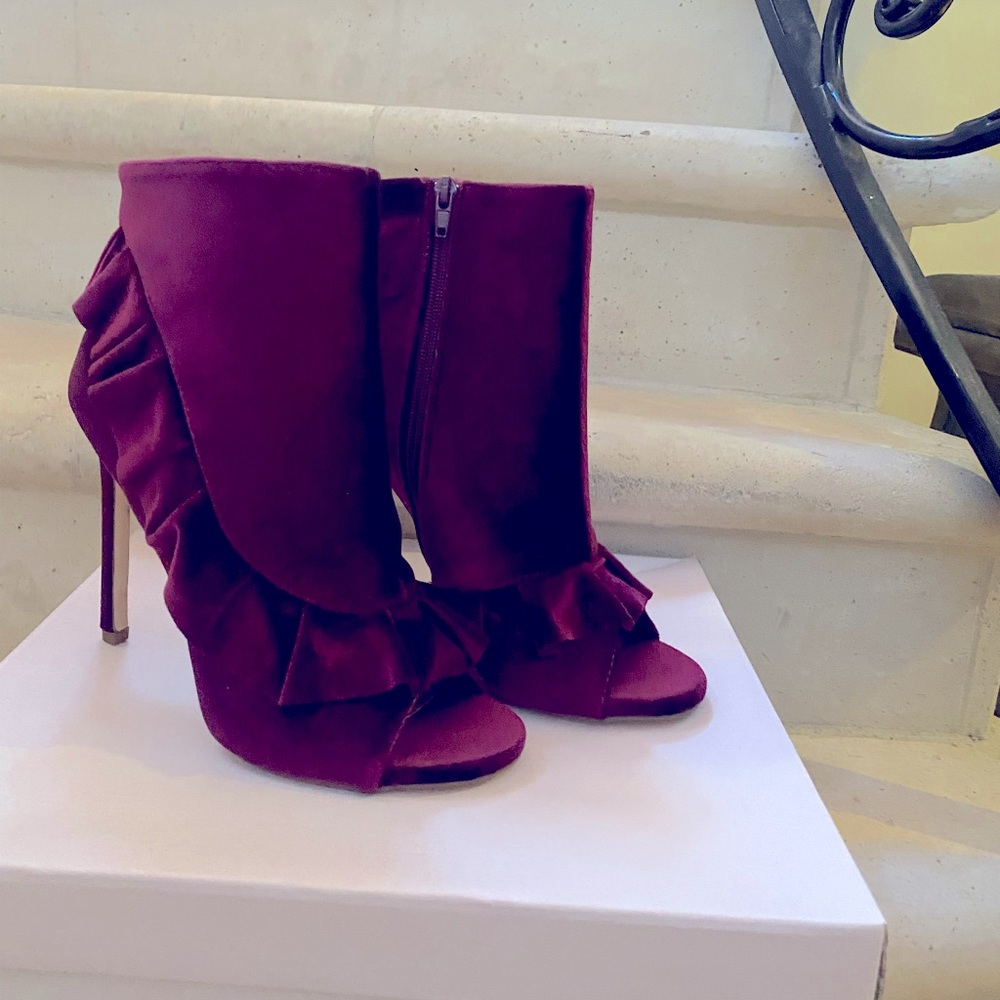 Burgundy Ruffled women’s heeled boots open toe New with tags/box